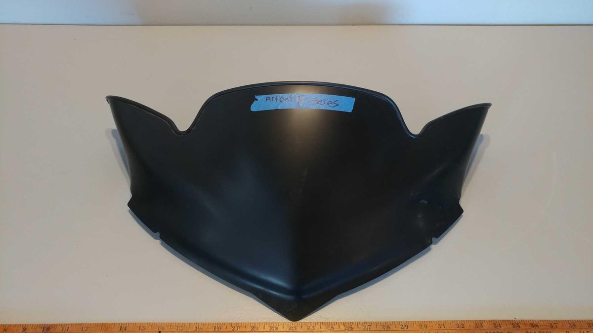 WINDSHIELD FOR ARCTIC CAT F SERIES SNOWMOBILE (ITEM AT ZIELSDORF AUCTIONS)