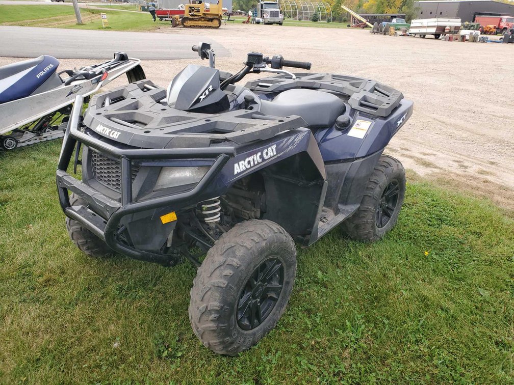 (I-245) ARCTIC CAT 550 EFI ATV, POWER STEERING, INDEPENDENT SUSPENSION, 4003 MILES, 695 HRS, AUTO 4X