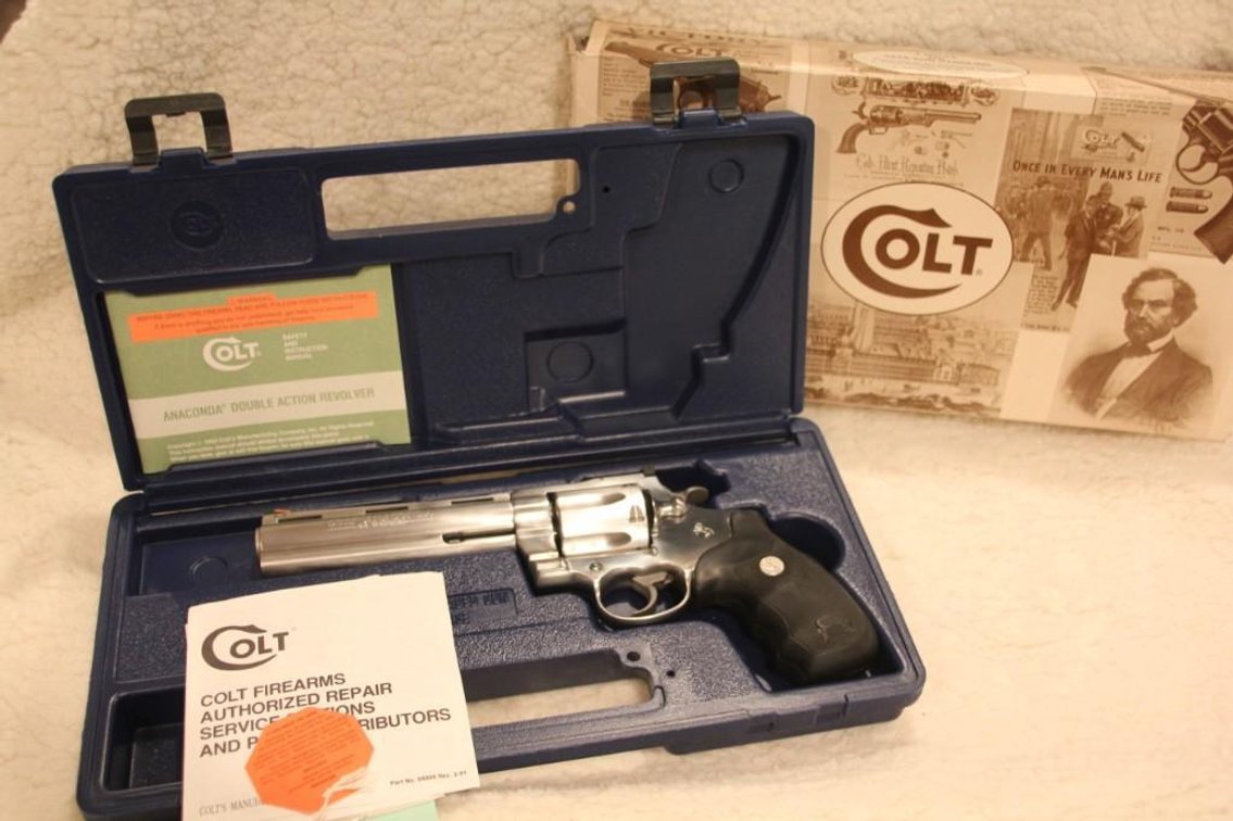 (I-225) COLT ANACONDA .44 MAGNUM, 6" BARREL, STAINLESS STEEL REVOLVER, INCLUDES COLT PLASTIC CARRYIN