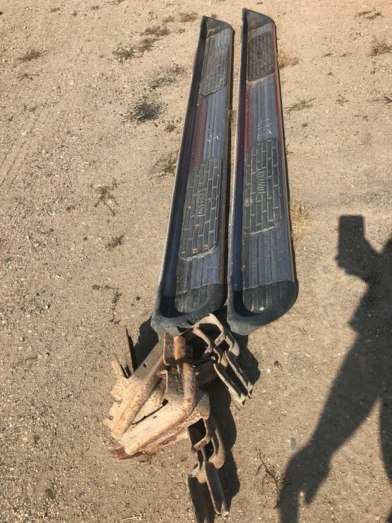 RUNNING BOARDS OFF OF 2004-2007 CLASSIC CREW CAB CHEVY (ITEM AT ZIELSDORF AUCTIONS)