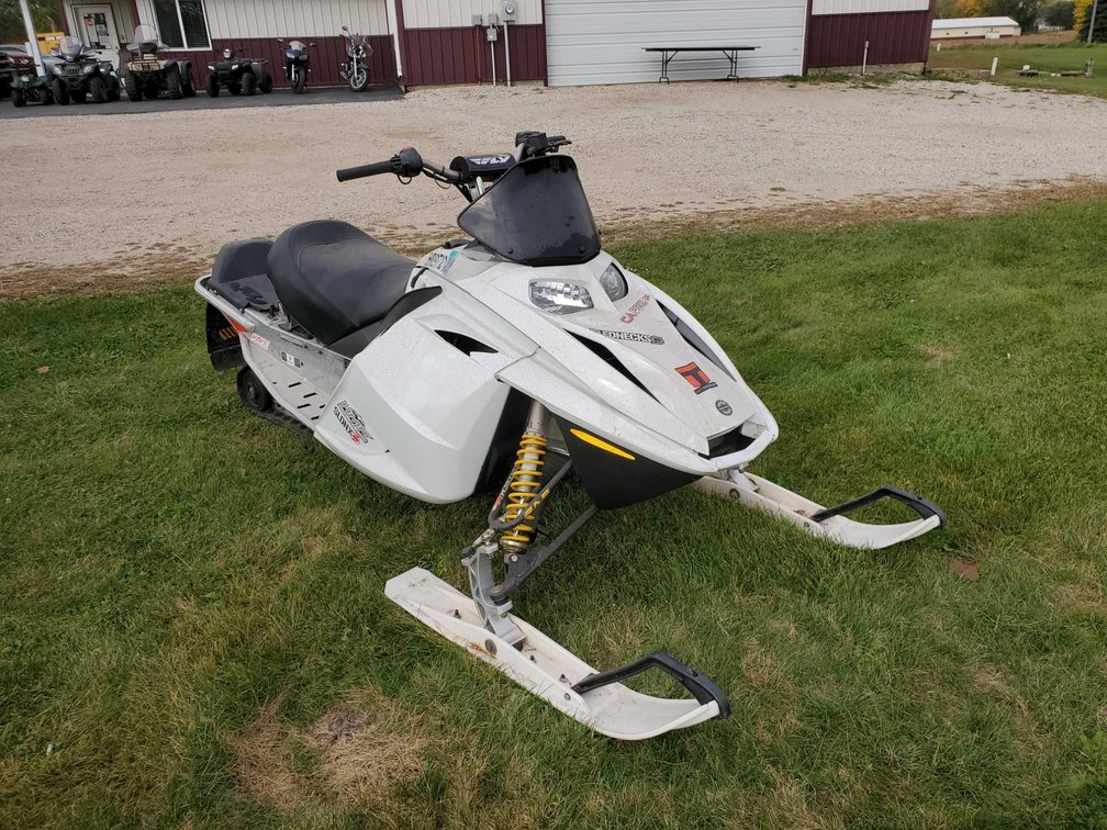 (I-243) 2005 SKI-DOO ADRENALIN 600, CAN, 3600+/- MILES, CLUTCHED AND REGEARED, 1 1/2 " CAMOPLAST TRA