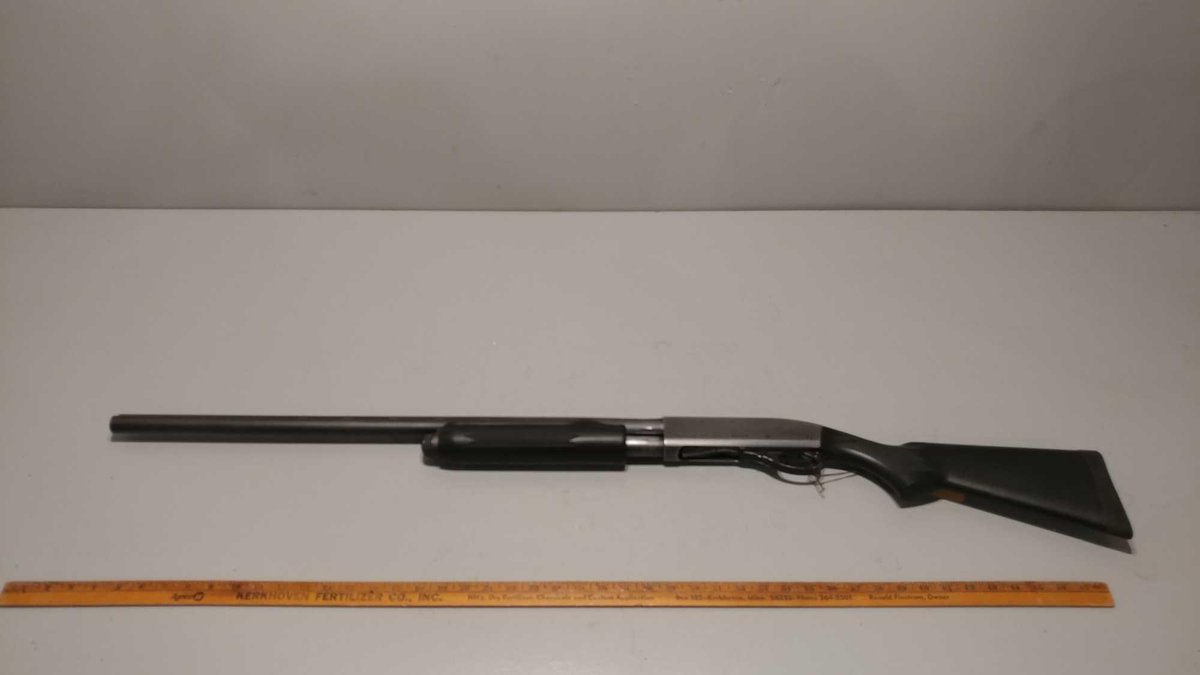 REMINGTON 870 EXPRESS 12 GAUGE 2-3/4 OR 3" 28" BARREL WITH VENT RIB AND SCREW IN CHOKE, SYNTHETIC ST
