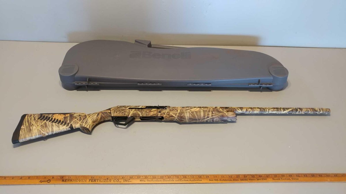 (I-169) BENELLI SUPER BLACK EAGLE II, 12 GAUGE, 3 1/2", SEMI AUTO, SN:U416960 WITH ORGINAL CASE & CH