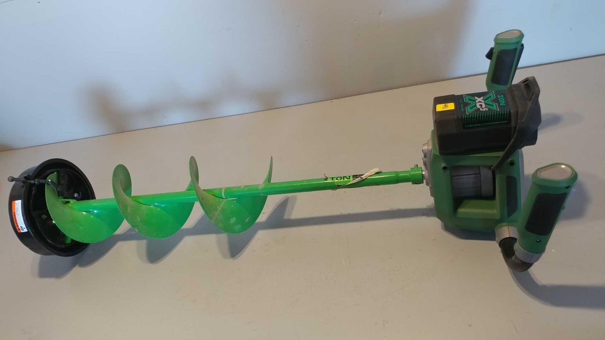 (I-490) ION XC5 BATTERY ICE AUGER, (ITEM AT ZIELSDORF AUCTION