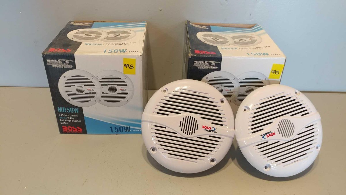 (I-495) (2) NEW BOSS 5.25 INCH MARINE 2-WAY FULL RANGE SPEAKER SYSTEM, (ITEMS AT ZIELSDORF AU
