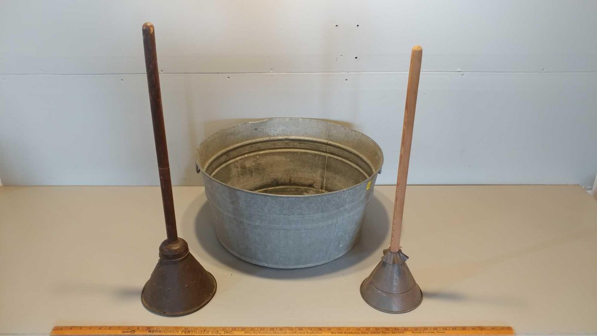 (2)  ANTIQUE HAND WASHING PLUNGERS, & ANTIQUE WASHING TUB