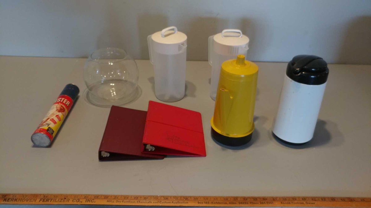 ASSORTMENT OF WATER PITCHERS, COFFEE POT, COFFEE POT SERVER, GLASS BOWL, & OTHER ITEMS