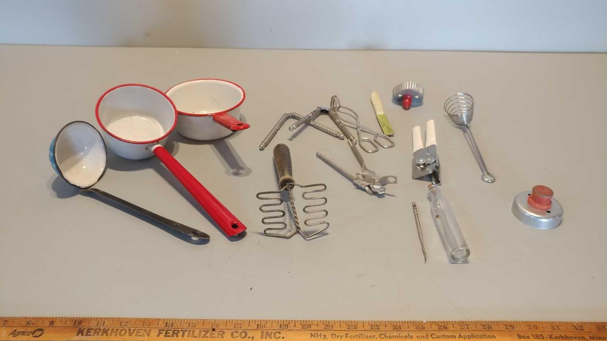 (3) ANTIQUE PORCELAIN ENAMEL WATER DIPPERS, AND OTHER MISC KITCHEN UTENSILS & ITEMS