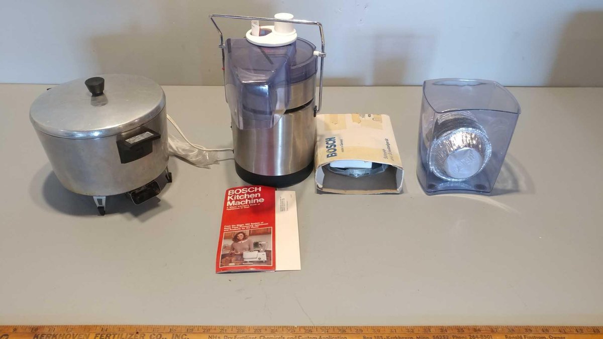 BOSCH KITCHEN MACHINE & PRESTO AUTOMATIC ELECTRIC DUTCH OVEN & MINI PIE TINS