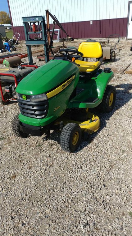 JOHN DEERE X310 RIDING LAWN MOWER, 42" DECK, HYDROSTATIC DRIVE, 394 HOURS