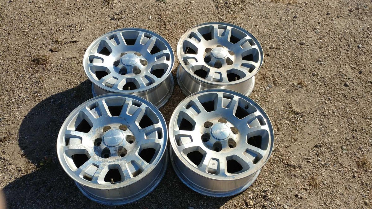 (I-20) (4) ALUMINUM 17" GMC RIMS
