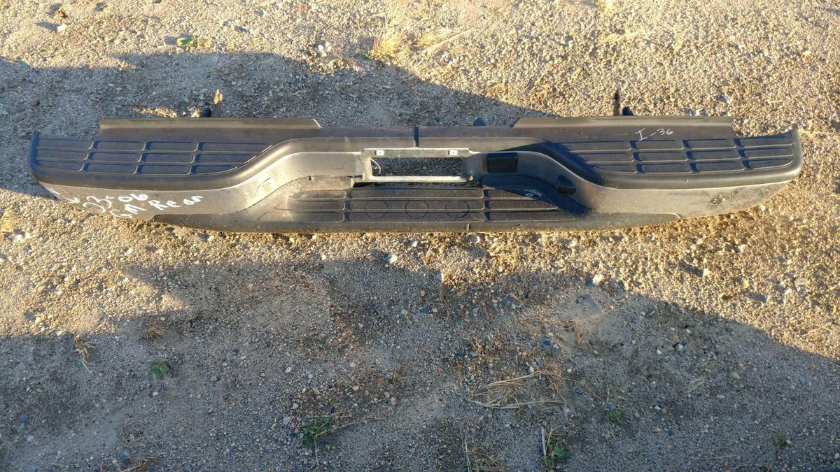 (I-36) 99-06 GM REAR BUMPER
