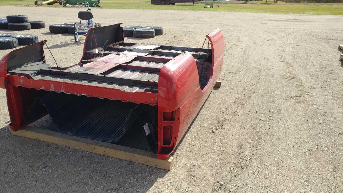 (I-73) '03 GM LONG TRUCK BOX (RED)