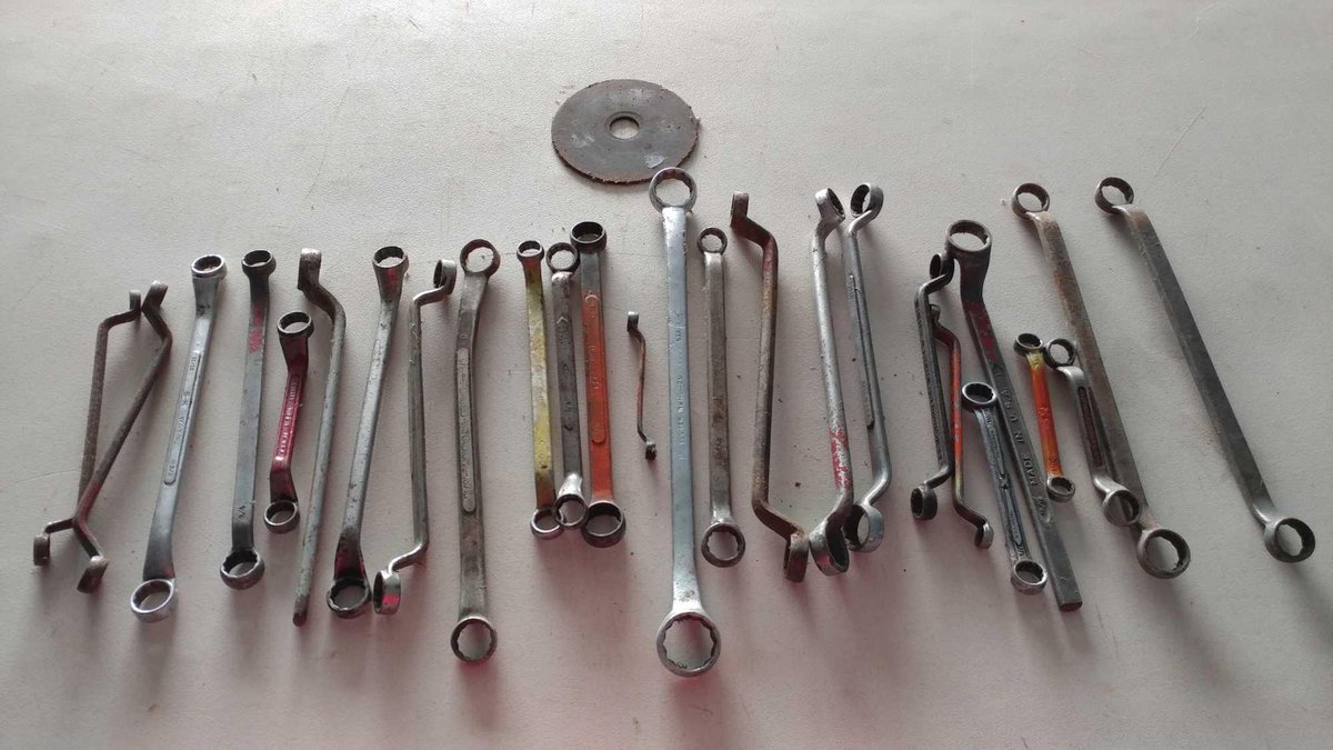 ASSORTMENT OF OPEN END WRENCHES