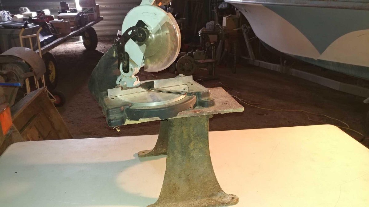 CHICAGO POWER TOOLS 8 1/4" COMPOUND MITRE SAW