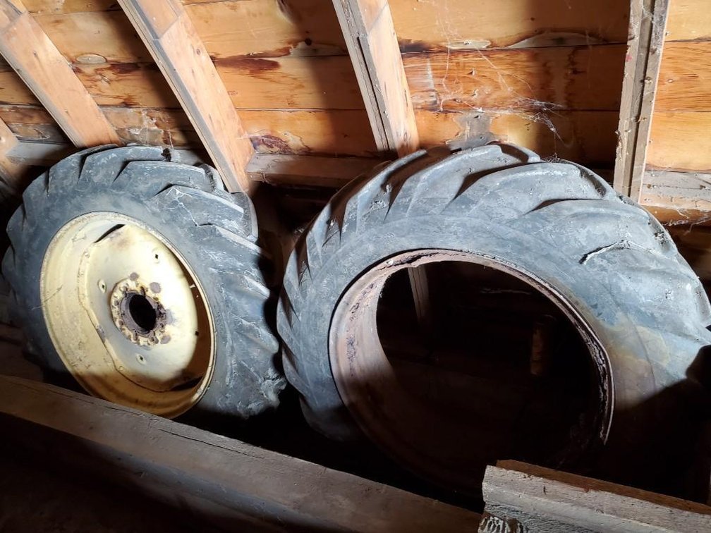(2) 10-23 TRACTOR TIRES W/EXTRA RIM