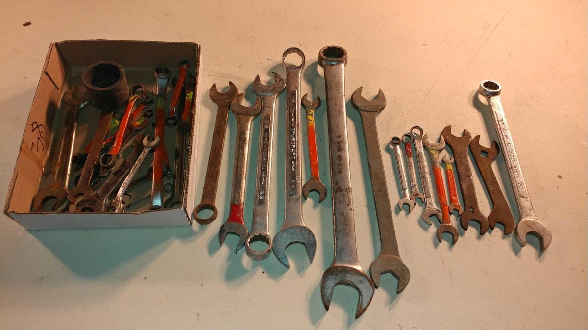 ASSORTMENT OF OPEN END WRENCHES