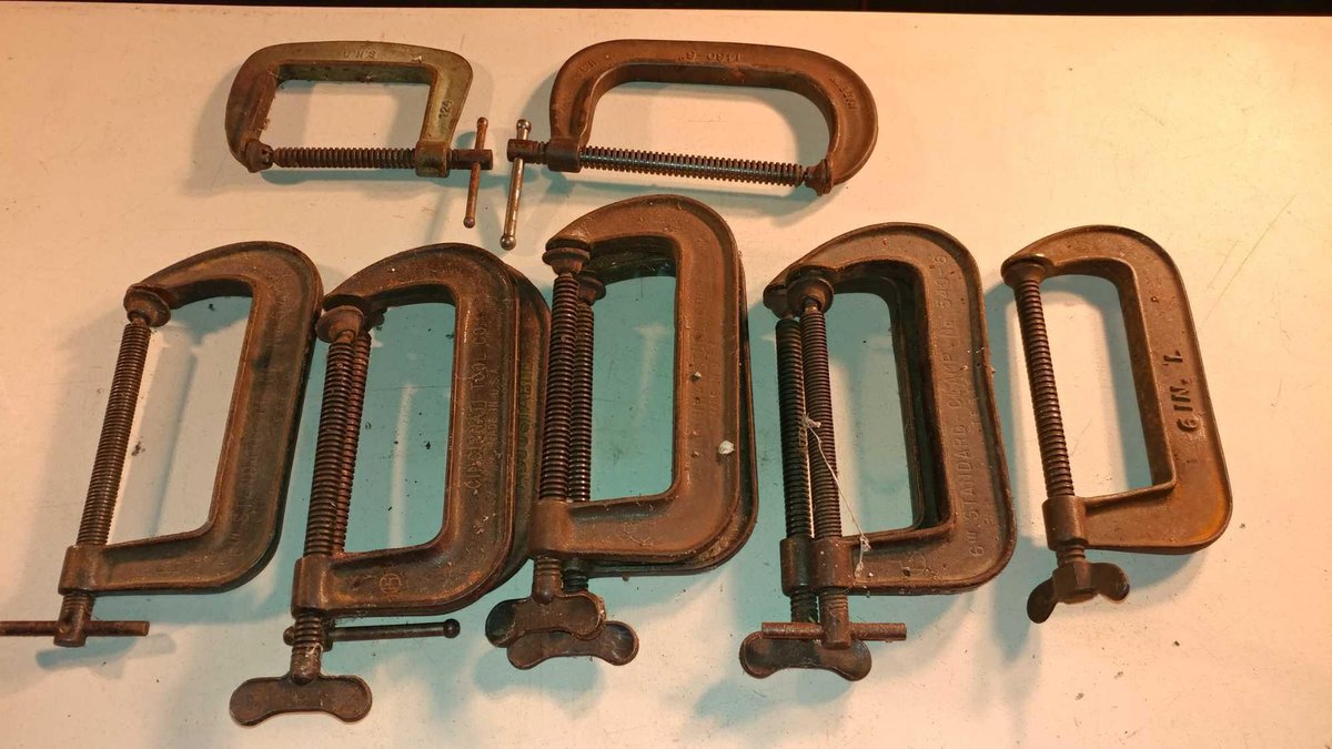 ASSORTMENT OF LARGE C-CLAMPS