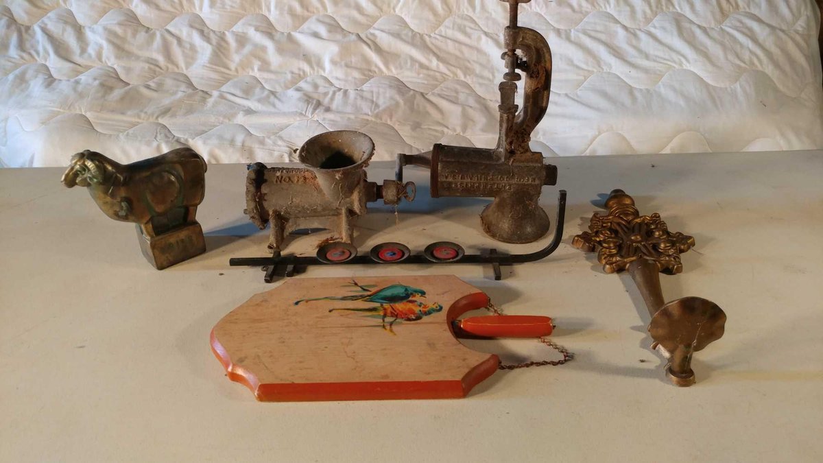 (2) VINTAGE MEAT GRINDERS, CUTTING BOARD, CANDLE HOLDERS, BRONZE FIGURINE, AND MISC