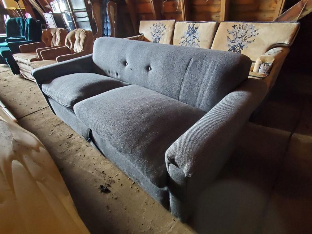 FABRIC COUCH W/HIDE A BED