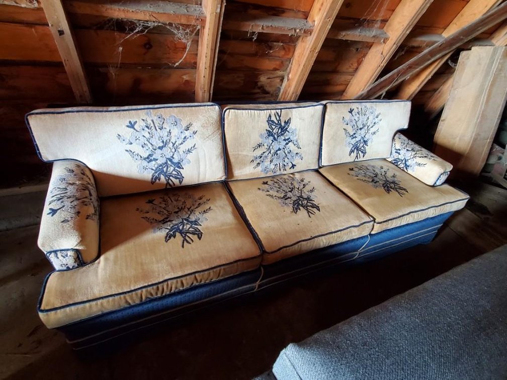 7' FABRIC COUCH
