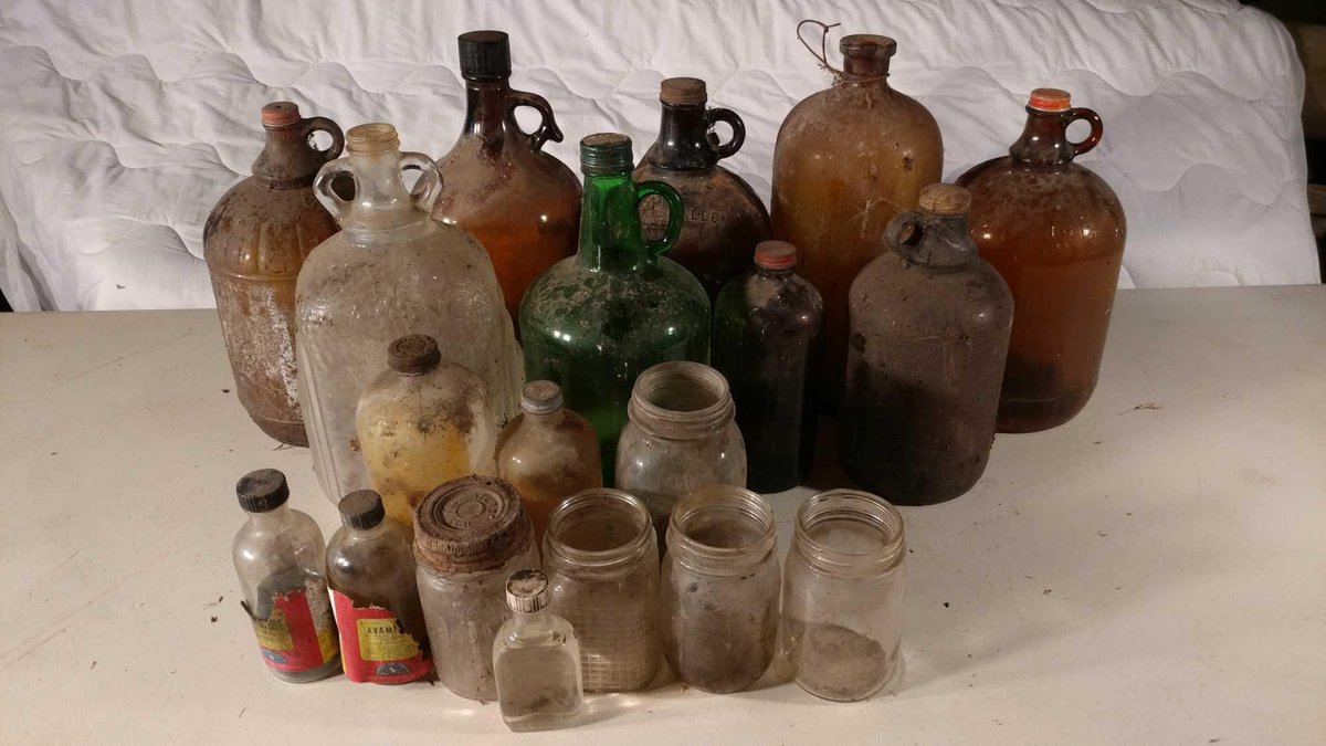 ASSORTMENT OF MEDICINE GLASS BOTTLES