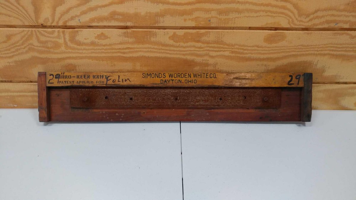 SIMPONS WOODEN WHITE COMPANY 29" MIRRO KEEN KNIFE