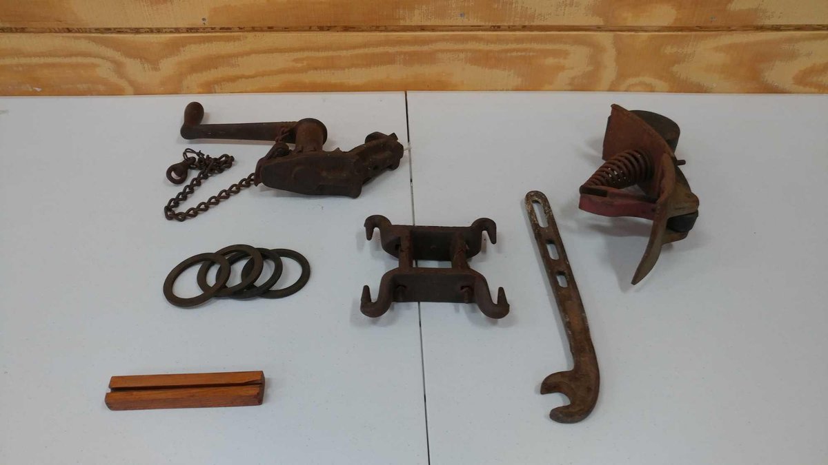 CAST IRON CRANK HANDLE, AND MISC HARDWARE
