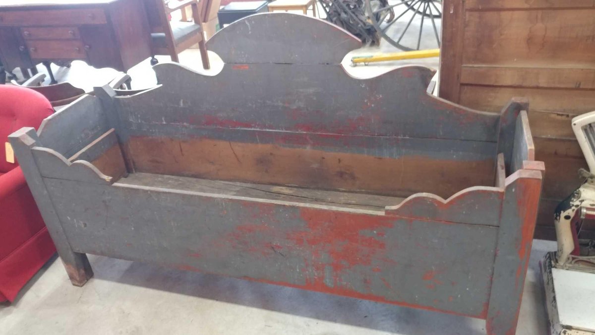 ANTIQUE WOOD TRUNDLE BED FRAME