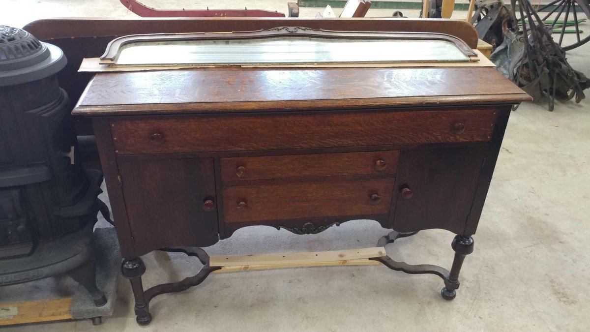 WOOD OAK BUFFET CABINET W/MIRROR, 3-DRAWERS AND 2-DOORS (55"W X 37"H X 20"D)
