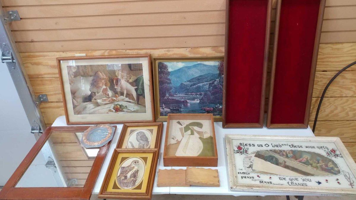 LAST SUPPER PICTURE, GIRL W/PUPPY PAINTING, MIRROR, OWLS, MOUNTAIN SCENE PICTURE, (2) FRAMED VELVET