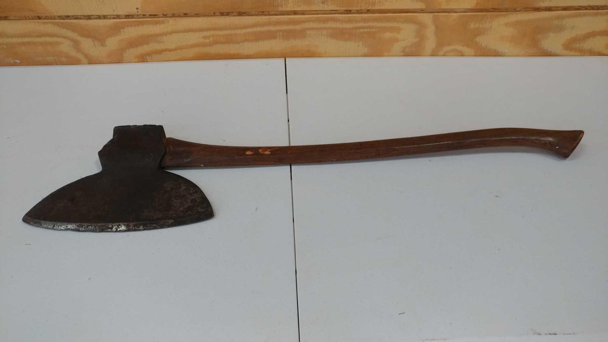LARGE AXE