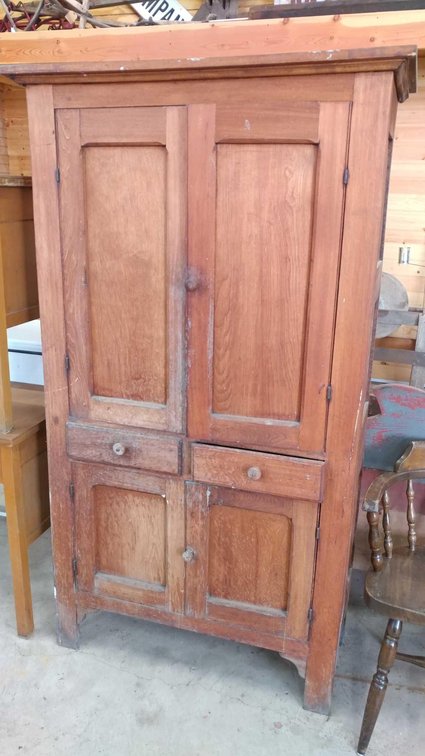 WOODEN CHINA CABINET FROM THE COURTHOUSE / CABIN. TWO DOORS ON TOP AND TWO ON THE BOTTOM WITH SHELVE