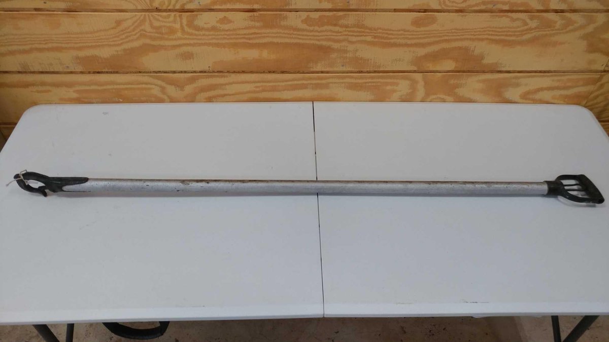 LONG METAL POLE W/HOOK AND HANDLE