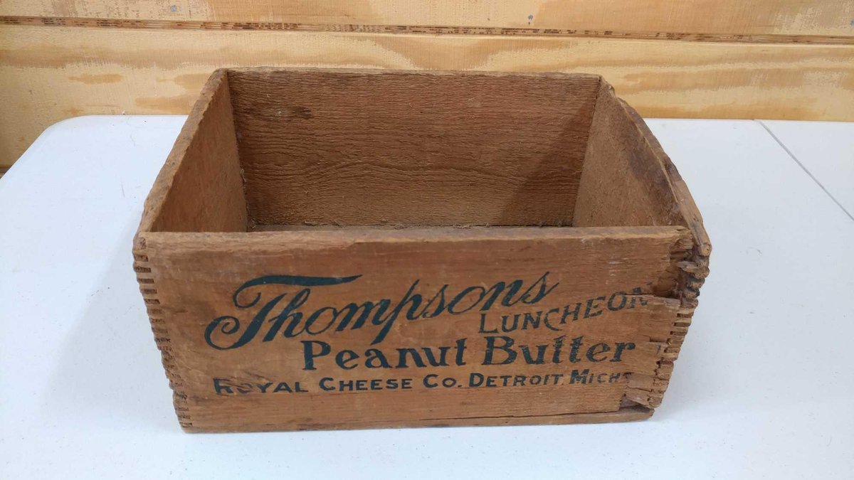 THOMPSONS PEANUT BUTTER ROYAL CHEESE CO WOOD CRETE (13" X 10" X 7")