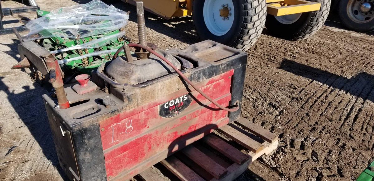 (I-8) COATS 30-30 AIR FLATE TIRE CHANGER & BEAD BREAKER  (ITEM AT ZIELSDORF AUCTIONS)