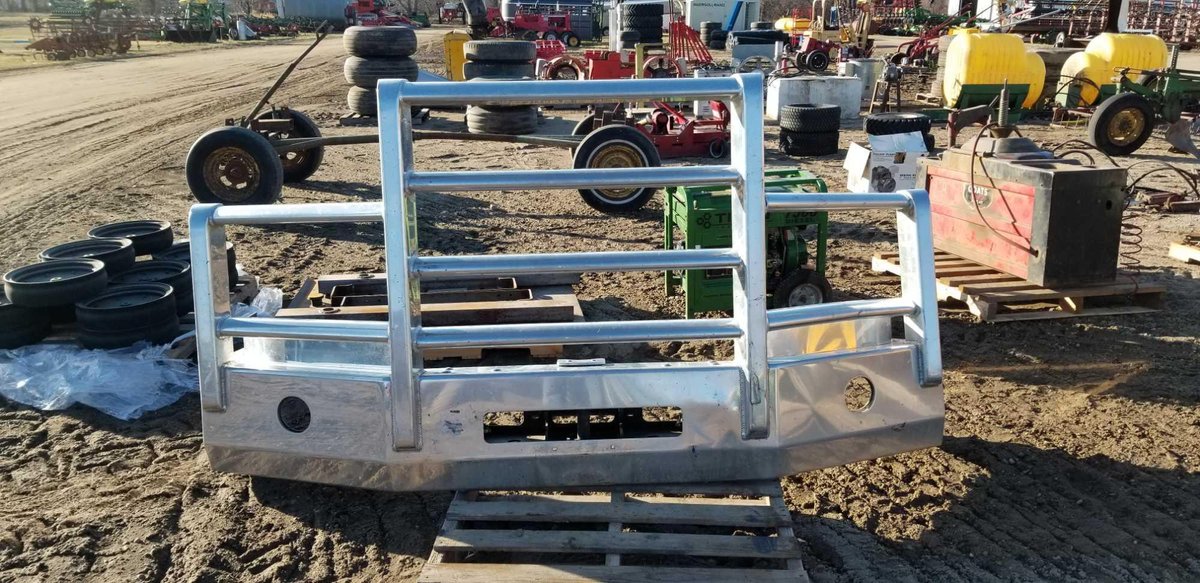  (I-30) ALUM HERD GRILL GAURD FITS 579 PETERBILT HAD DAMAGE TO THE RIGHT SIDE (ITEM AT ZIELSDORF AUC