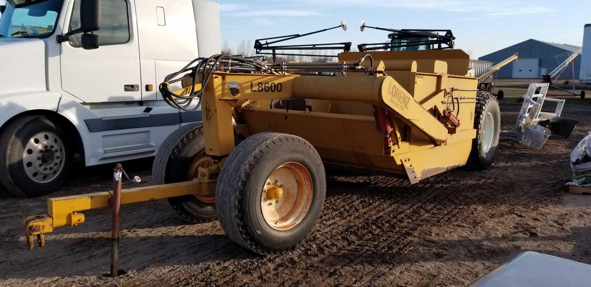 (I-46) LORENZ L8600 8 YARDS HEAPED FRONT PUSH OFF EARTH MOVER SCRAPER (ITEM AT ZIELSDORF AUCTIONS)
