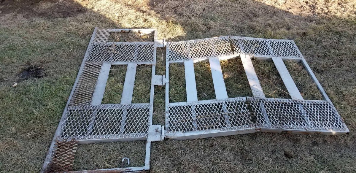 (I-37)  TAILGATE RAMP CAME OFF OF CHEVY PICKUP  (ITEM AT ZIELSDORF AUCTIONS)