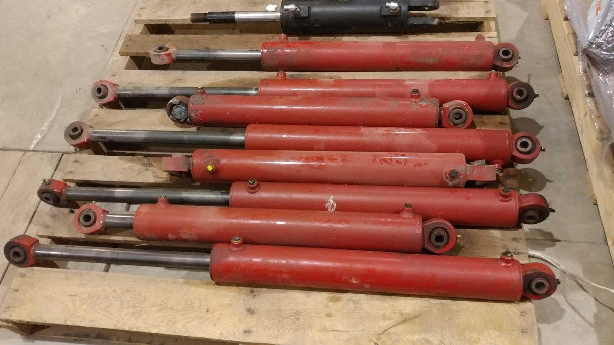 (I-318) (9) USED HYDRAULIC CYLINDERS (LOCATED AT ZIELSDORF AUCTIONS)