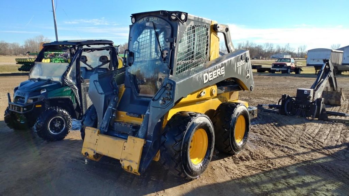 (I-170) 2017 JOHN DEERE 332G SKIDLOADER, 3497 HRS, AUX HYD, NEW TURBO AND EXHAUST FILTER, CAB AIR/HE