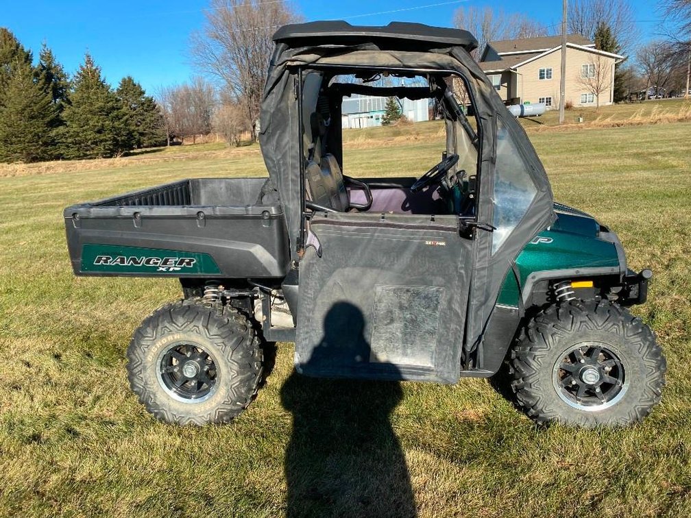 (I-240) 2011 POLARIS RANGER 800XP, 4X4, DEFROST HEAT, WINCH NEEDS CABLE, MANUAL DUMP BOX, BIG SKY OV