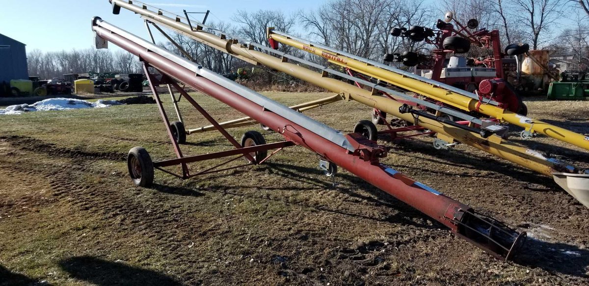 (I-1)  FETREL 10" X 36' AUGER 540 PTO MANUAL RAISE AND LOWER (ITEM AT ZIELSDORF AUCTIONS)