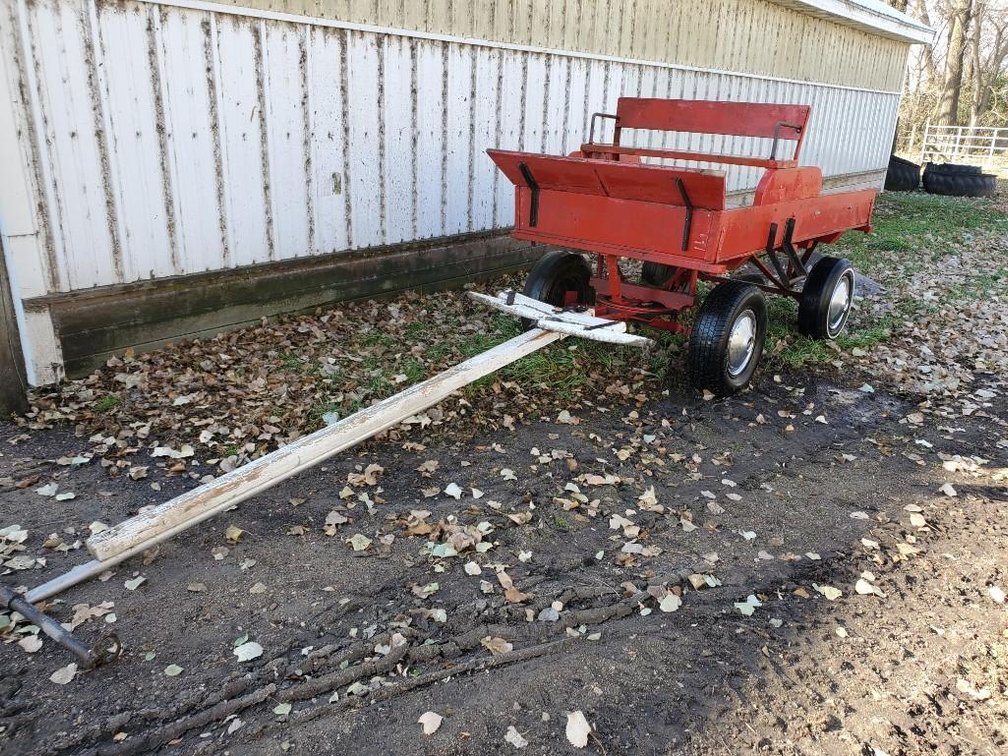 4-WHEELED HORSE DRAWN CARRIAGE (8' X 4' BOX) 
