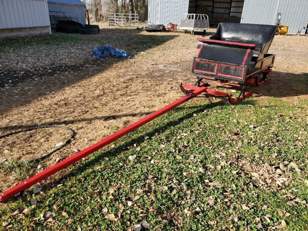 HORSE DRAWN CARRIAGE SLED (8' X 3.5' BOX)