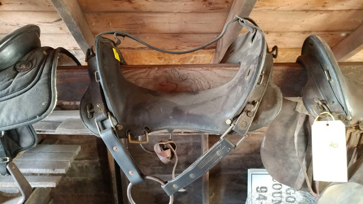 (A) MILITARY SADDLE (12" SEAT, VINTAGE)