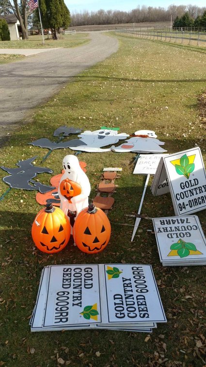 (A) GROUP OF HALLOWEEN YARD DECOR AND GOLD COUNTRY SEED SIGNS