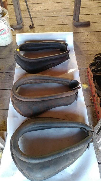 (A) (3) LEATHER HORSE COLLAR