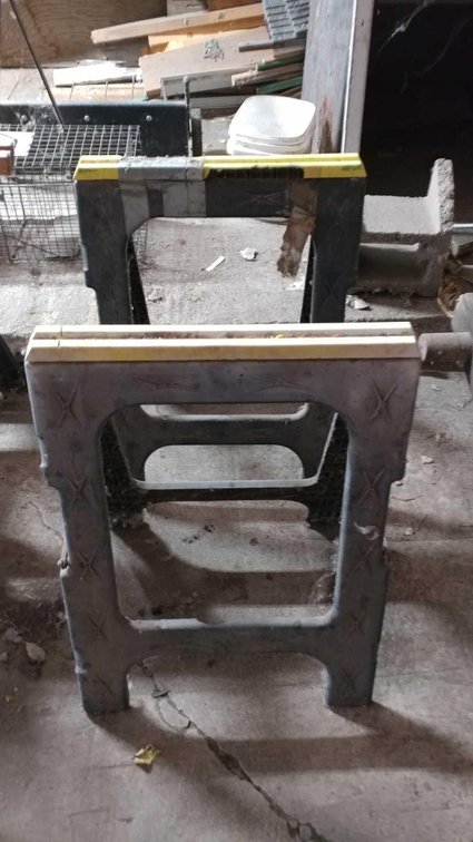 (B) PAIR OF PLASTIC SAW HORSES