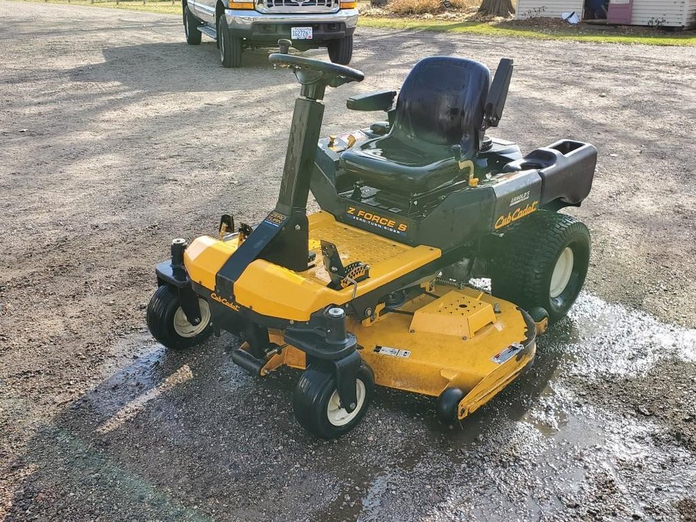 CUB CADET Z FORCE S ZERO TURN MOWER, 60" DECK, 24 HP KAWASAKI ENGINE, HR METER NOT OPERATIONAL, RUNS